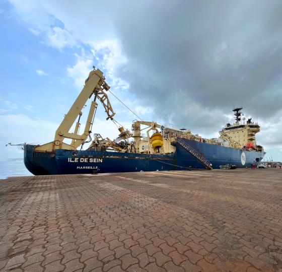Optic Fiber : Navigating the Waves of Connectivity
